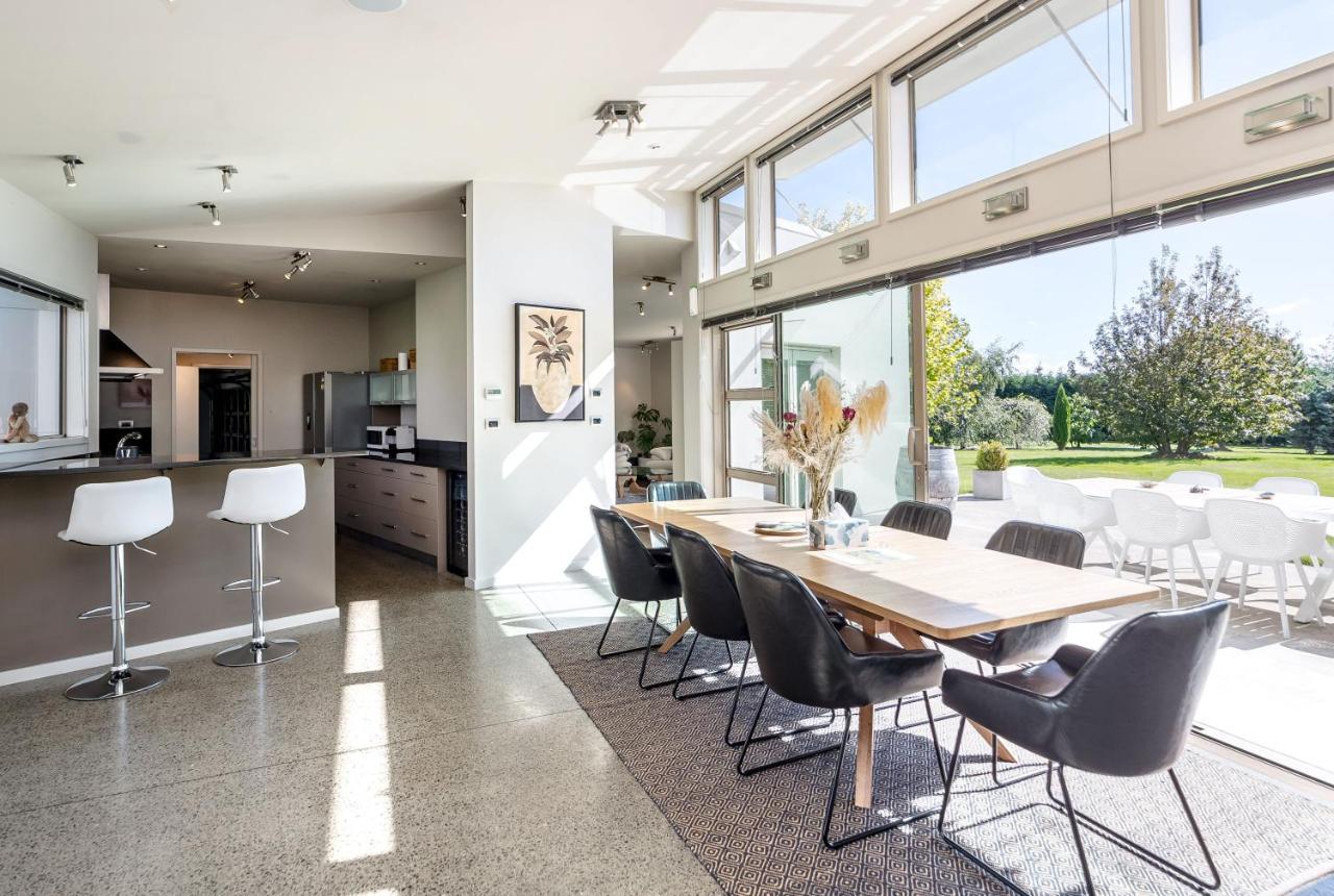 Paradise On Campbell Martinborough Ngoại thất bức ảnh