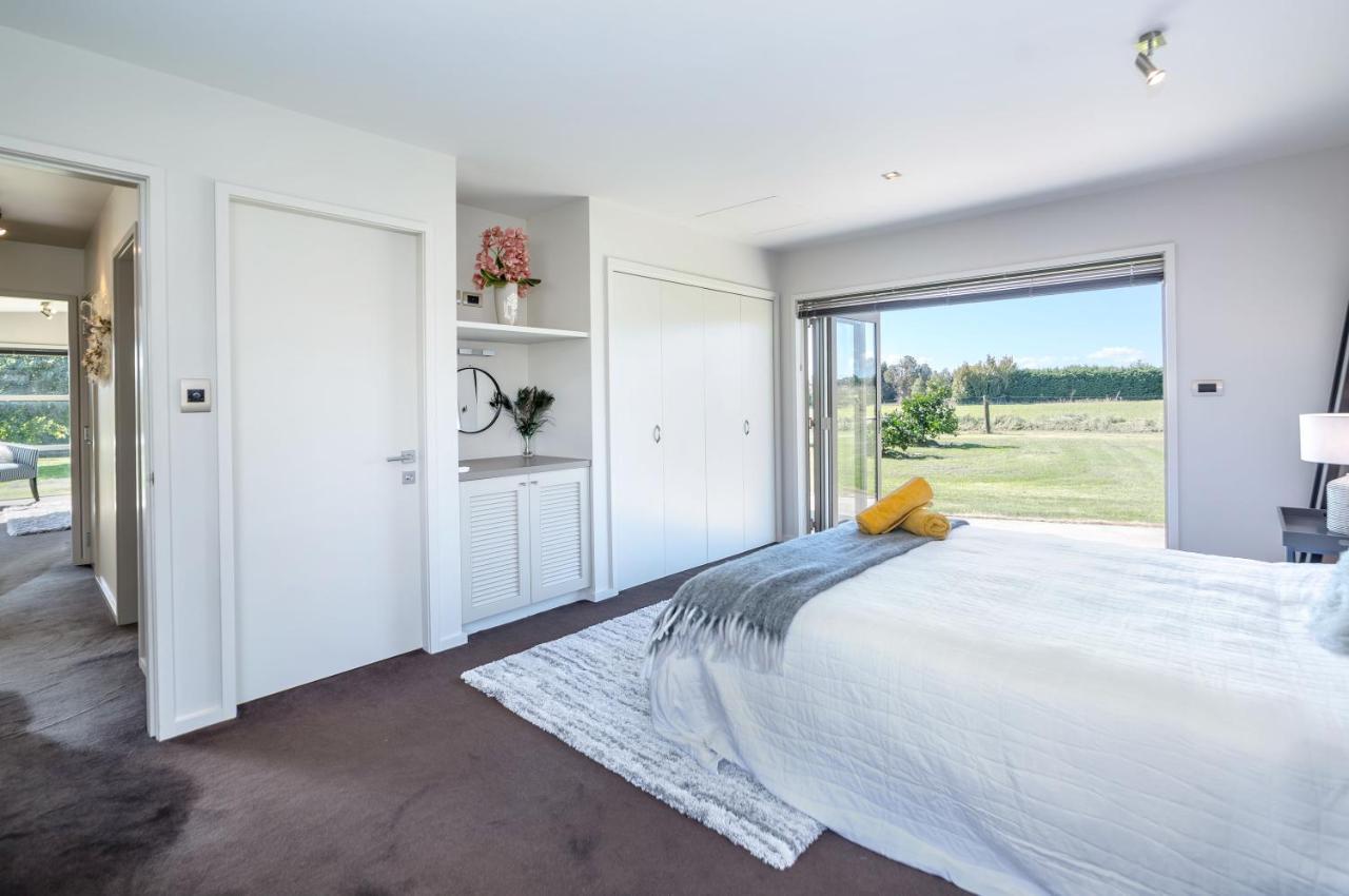 Paradise On Campbell Martinborough Ngoại thất bức ảnh