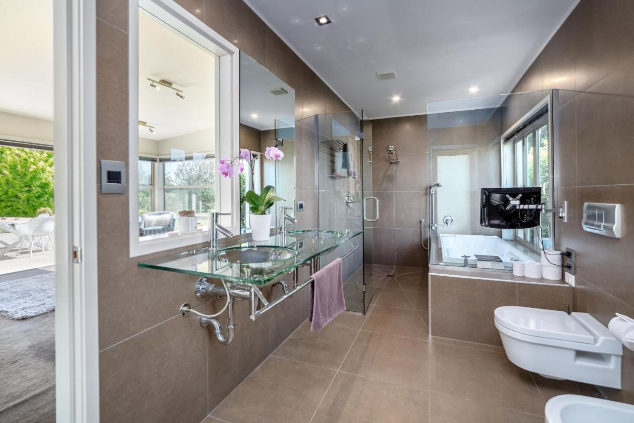 Paradise On Campbell Martinborough Ngoại thất bức ảnh